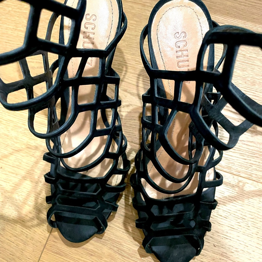 Black schutz heels